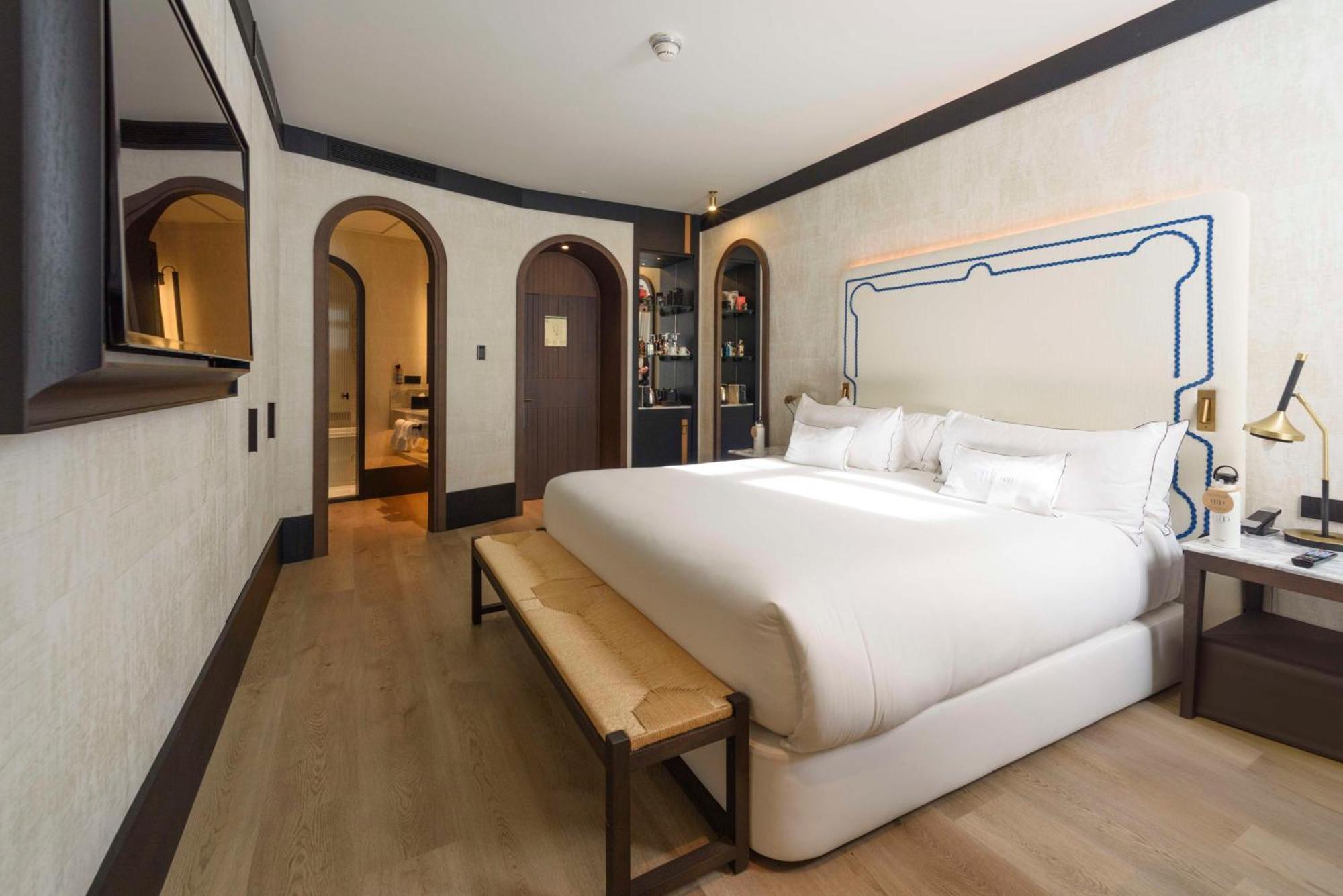 Hotel Montera Madrid, Curio Collection By Hilton Exteriör bild