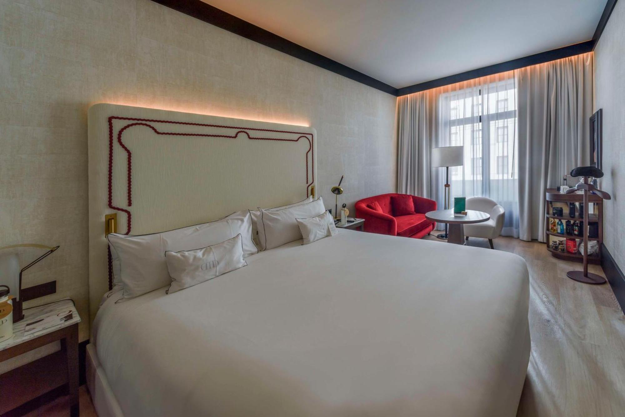 Hotel Montera Madrid, Curio Collection By Hilton Exteriör bild
