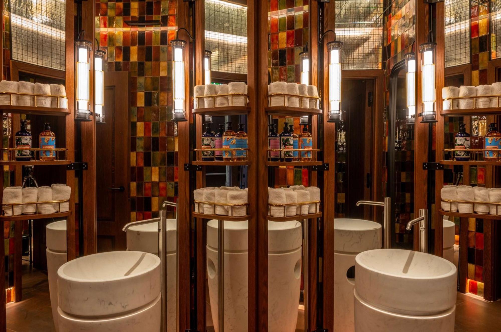 Hotel Montera Madrid, Curio Collection By Hilton Exteriör bild