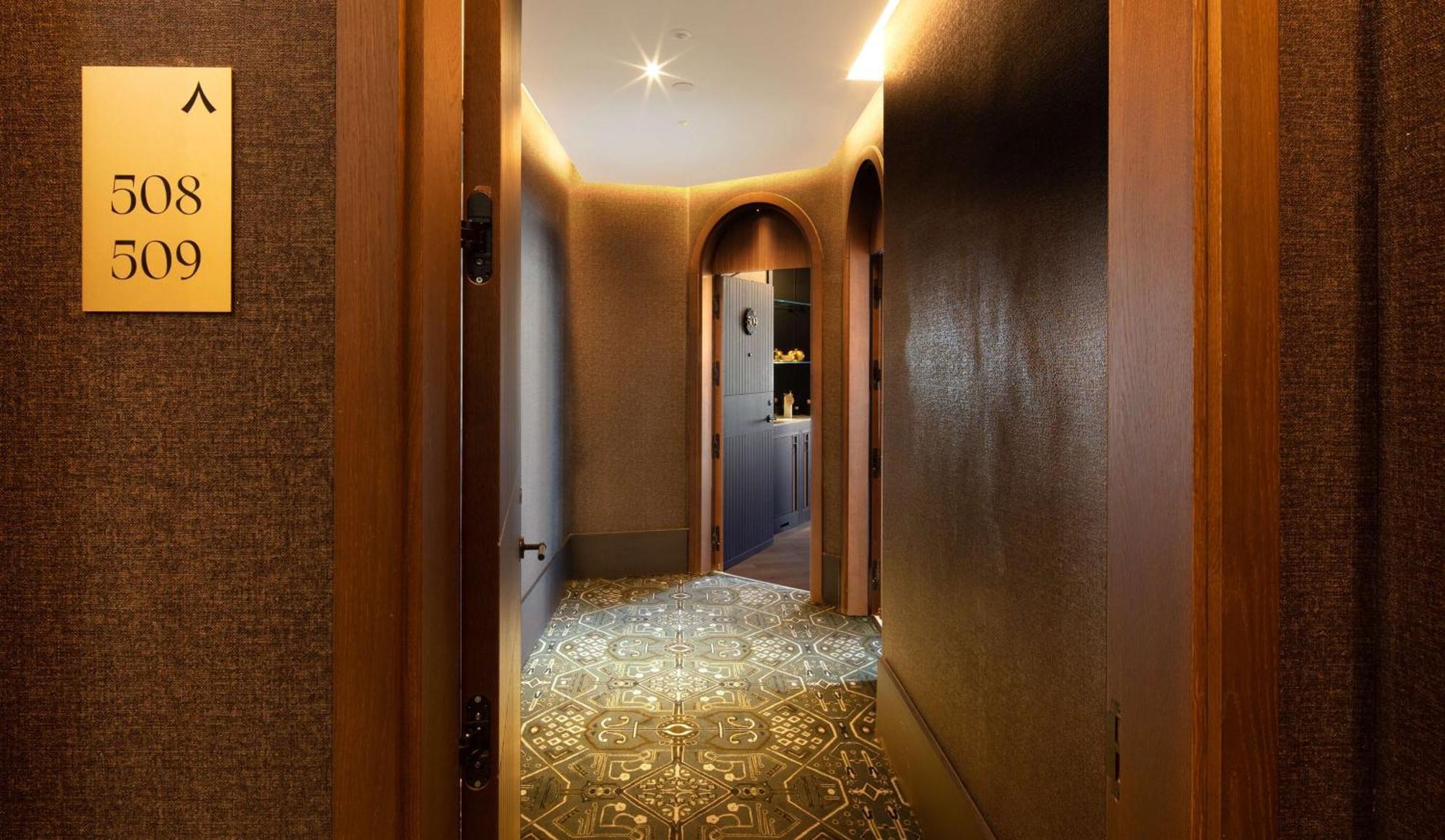 Hotel Montera Madrid, Curio Collection By Hilton Exteriör bild