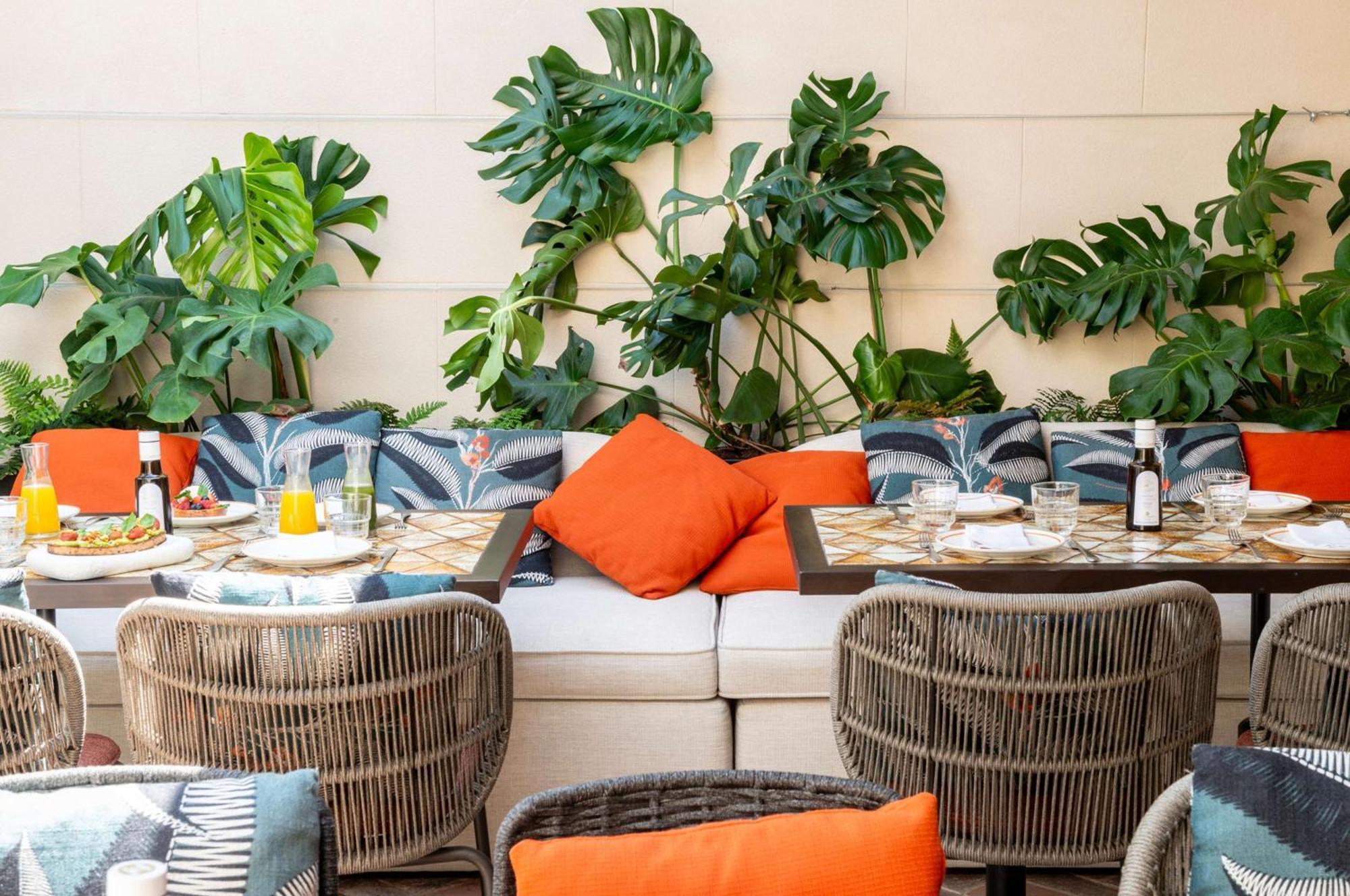 Hotel Montera Madrid, Curio Collection By Hilton Exteriör bild