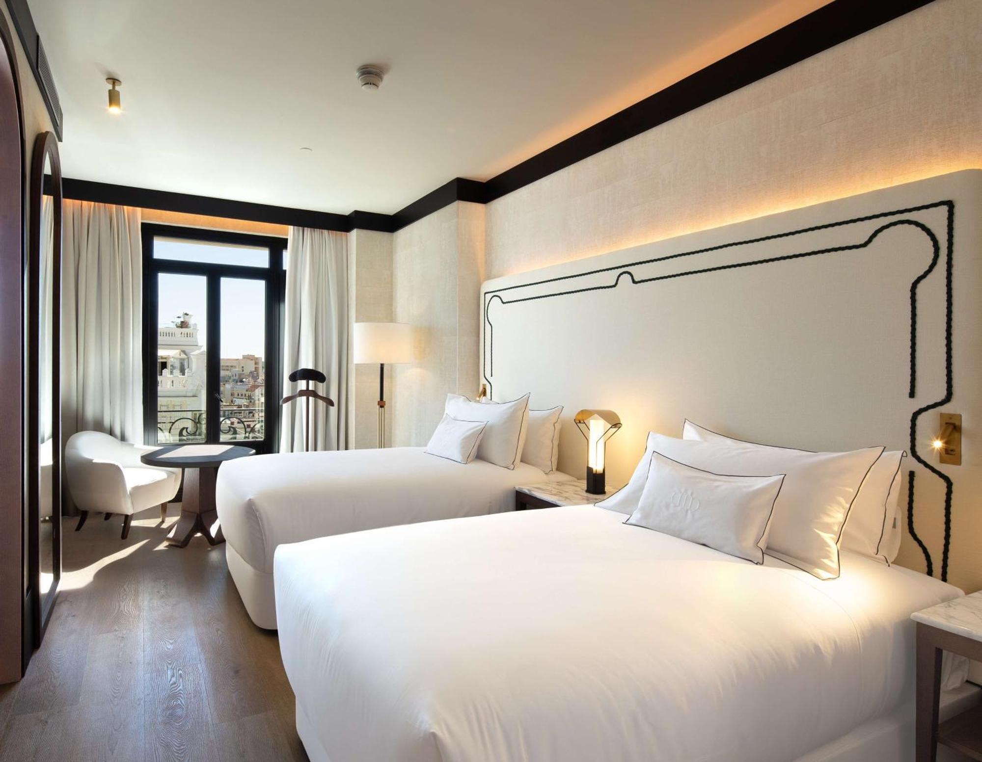 Hotel Montera Madrid, Curio Collection By Hilton Exteriör bild