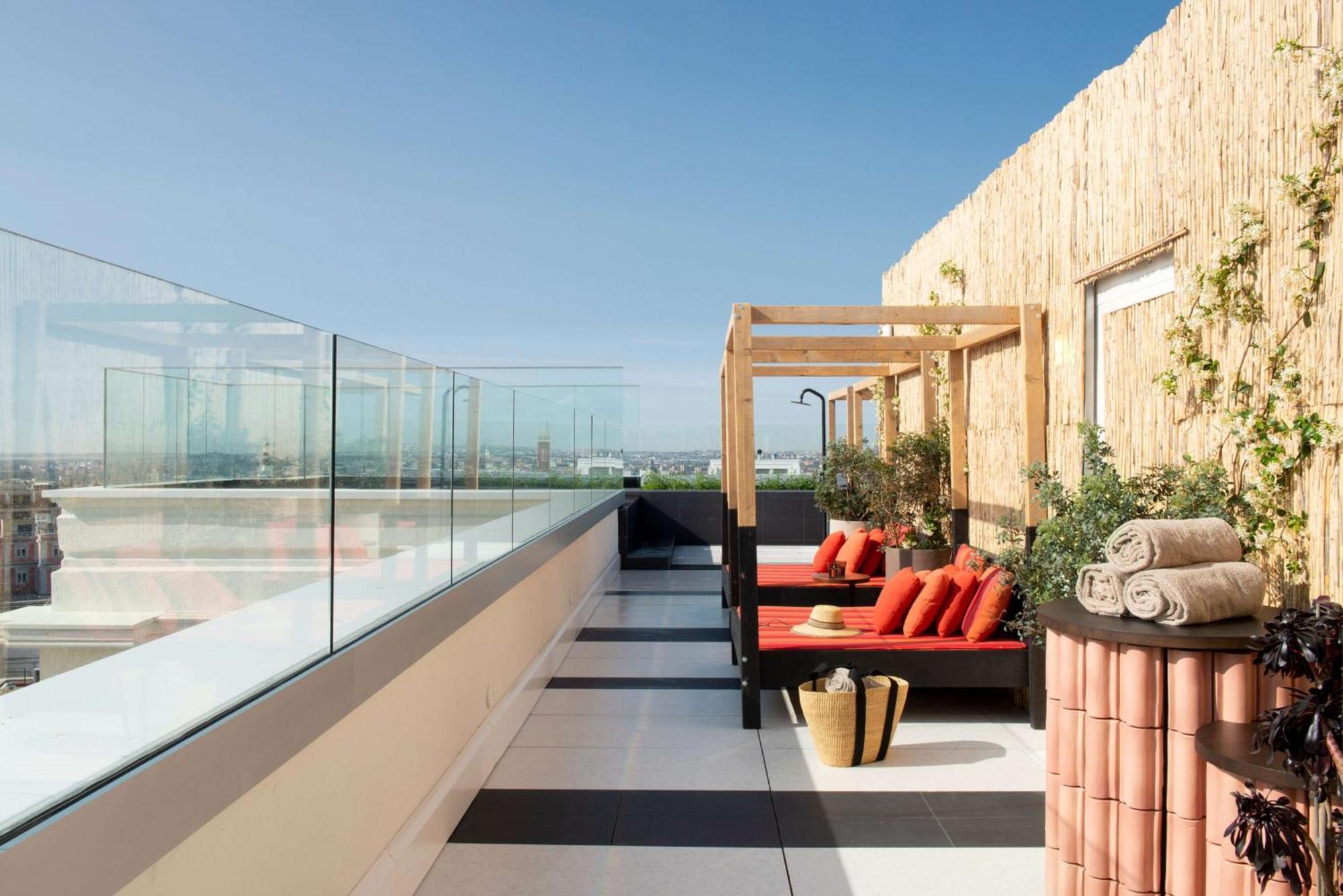 Hotel Montera Madrid, Curio Collection By Hilton Exteriör bild
