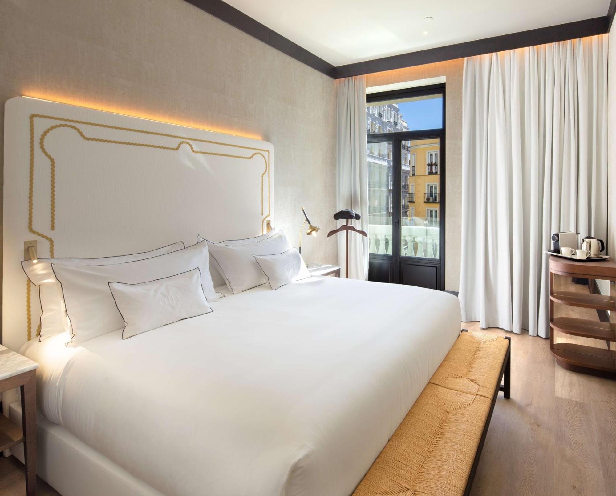 Hotel Montera Madrid, Curio Collection By Hilton Exteriör bild